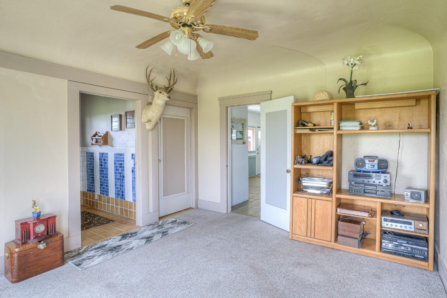 4827 W Hwy 99