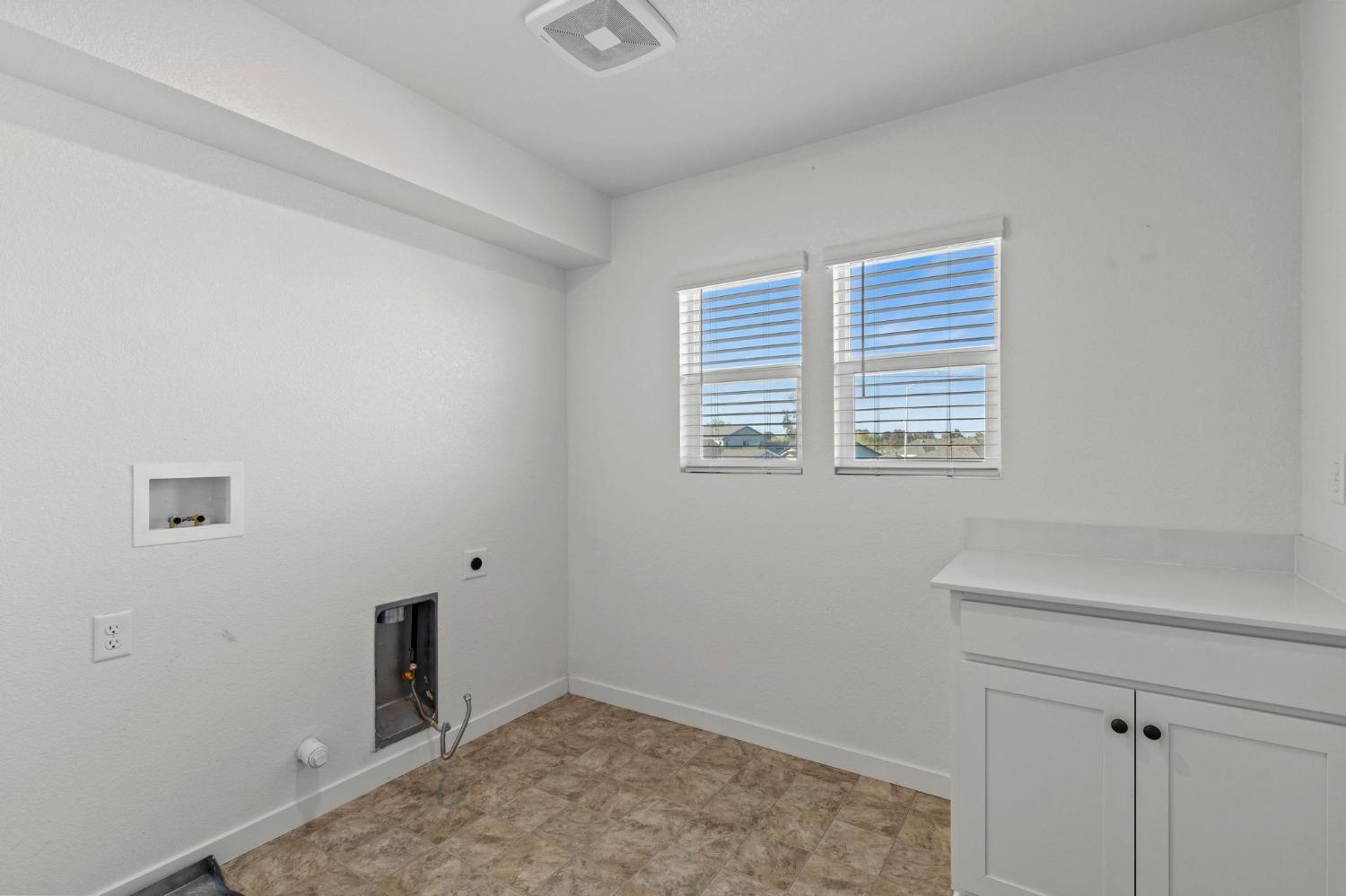 514 Voyager Court