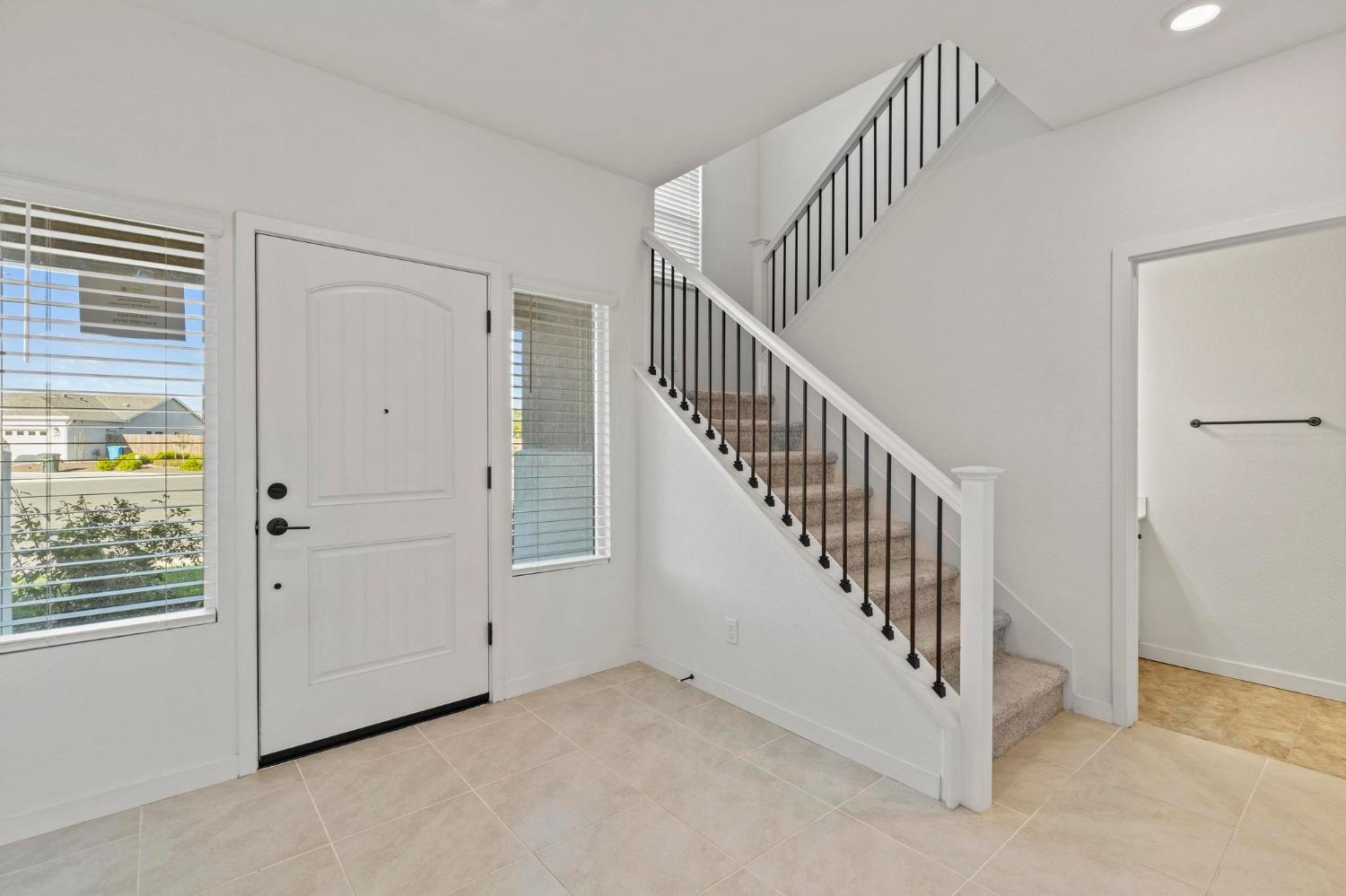 514 Voyager Court