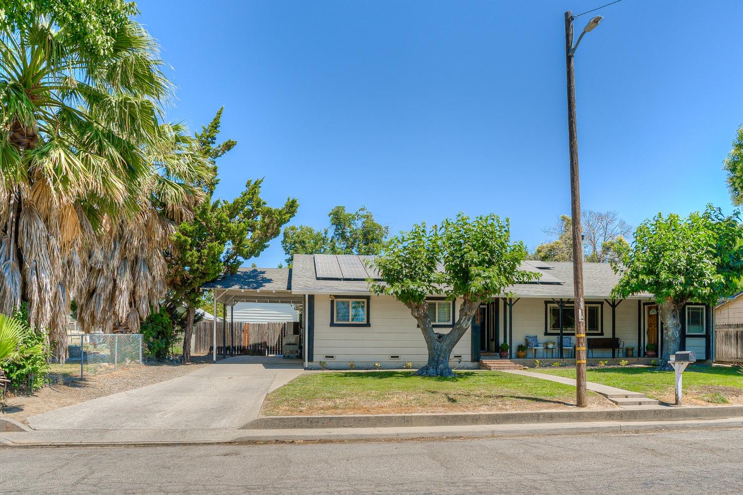 104 E Clay Street