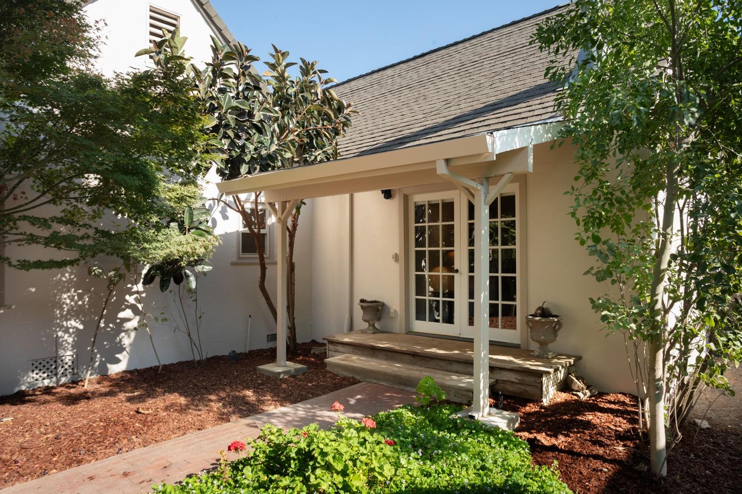 1138 Clay Street