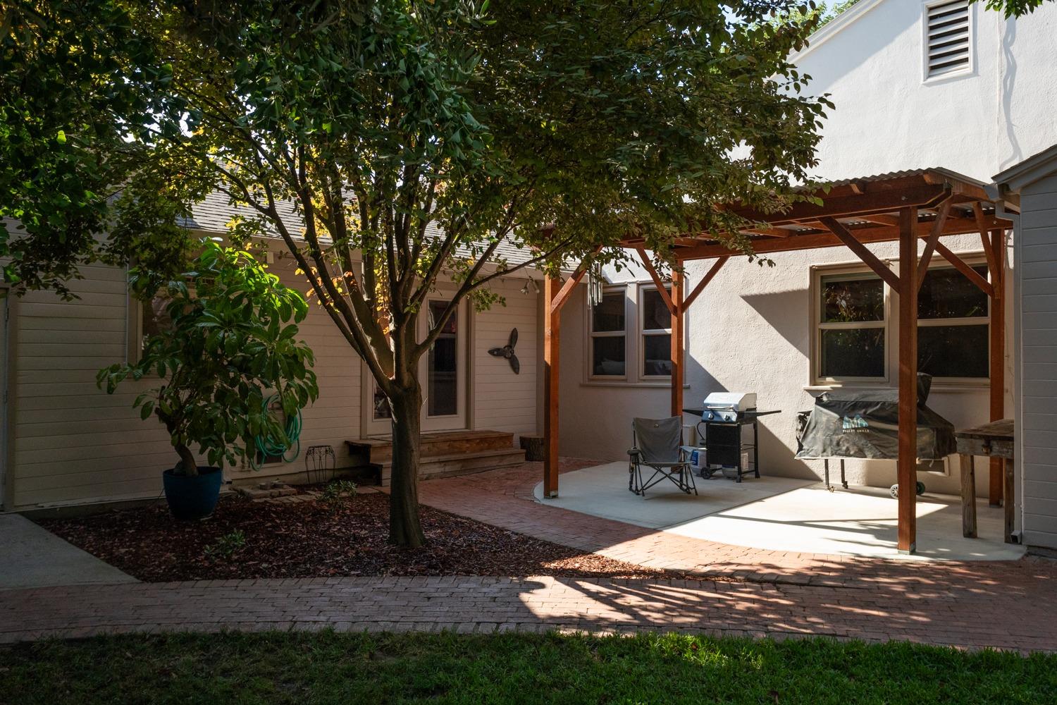 1138 Clay Street