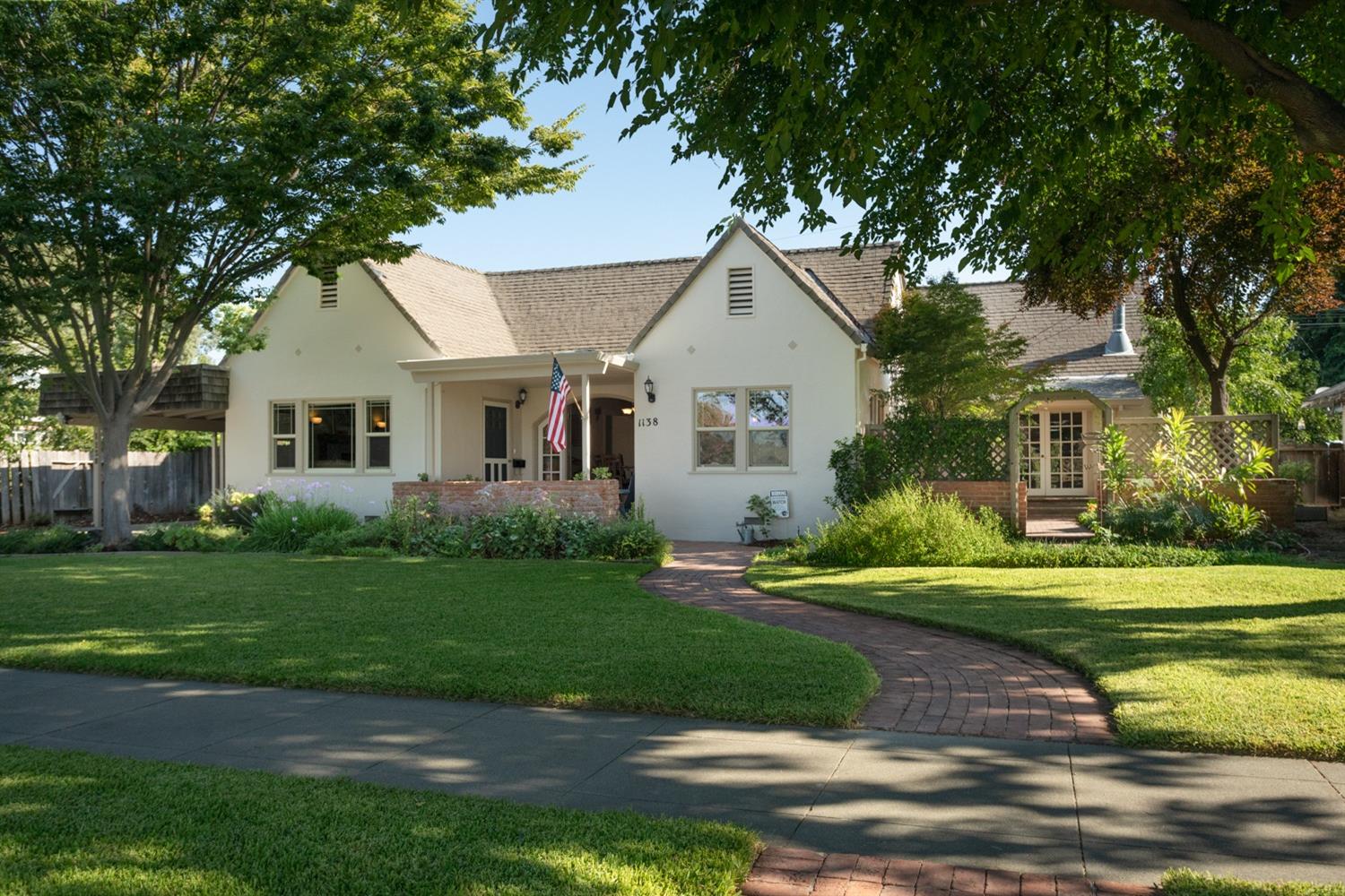 1138 Clay Street