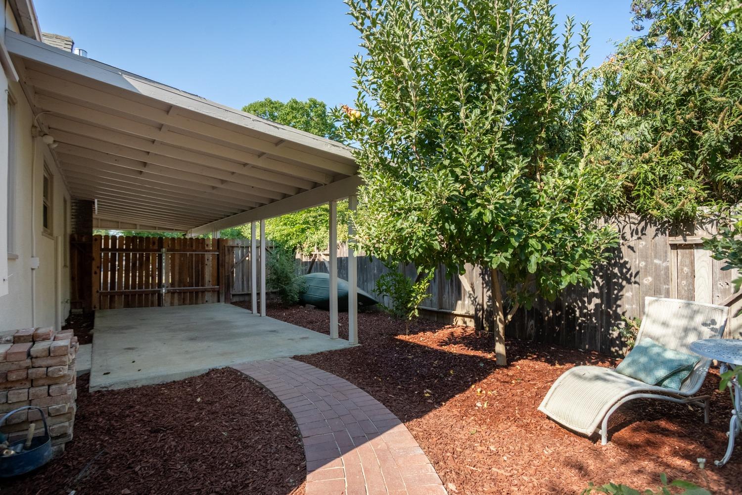 1138 Clay Street