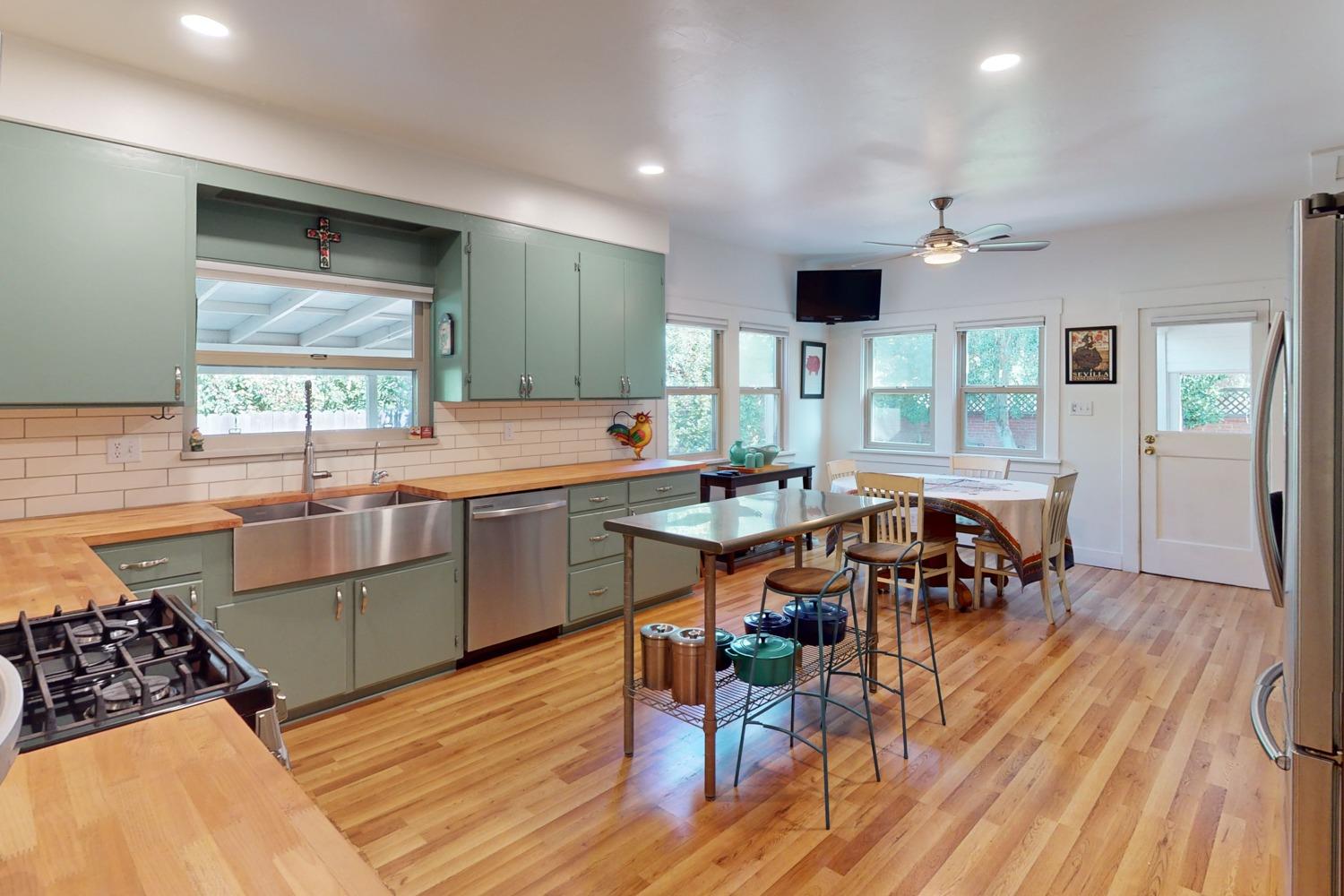 1138 Clay Street
