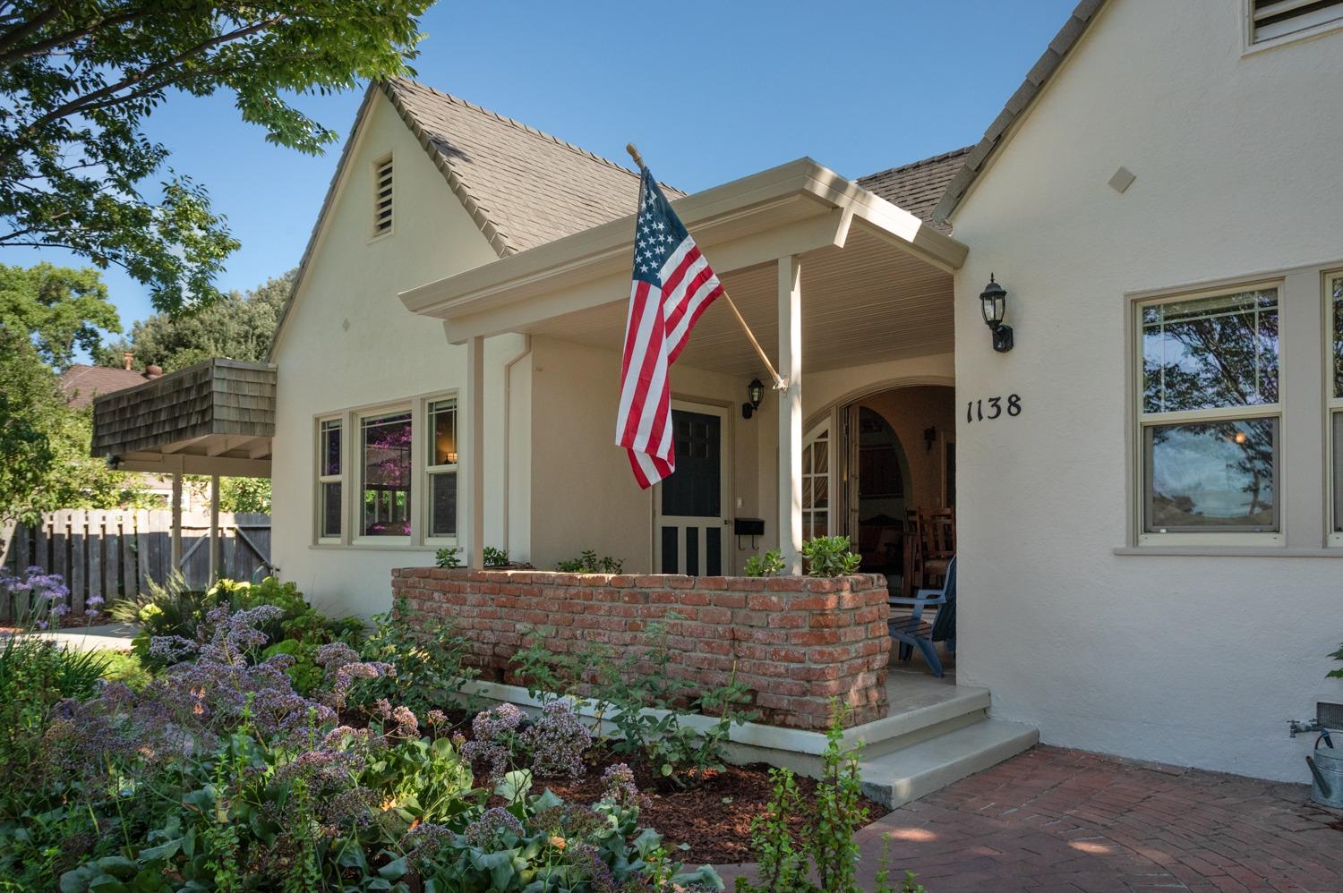 1138 Clay Street