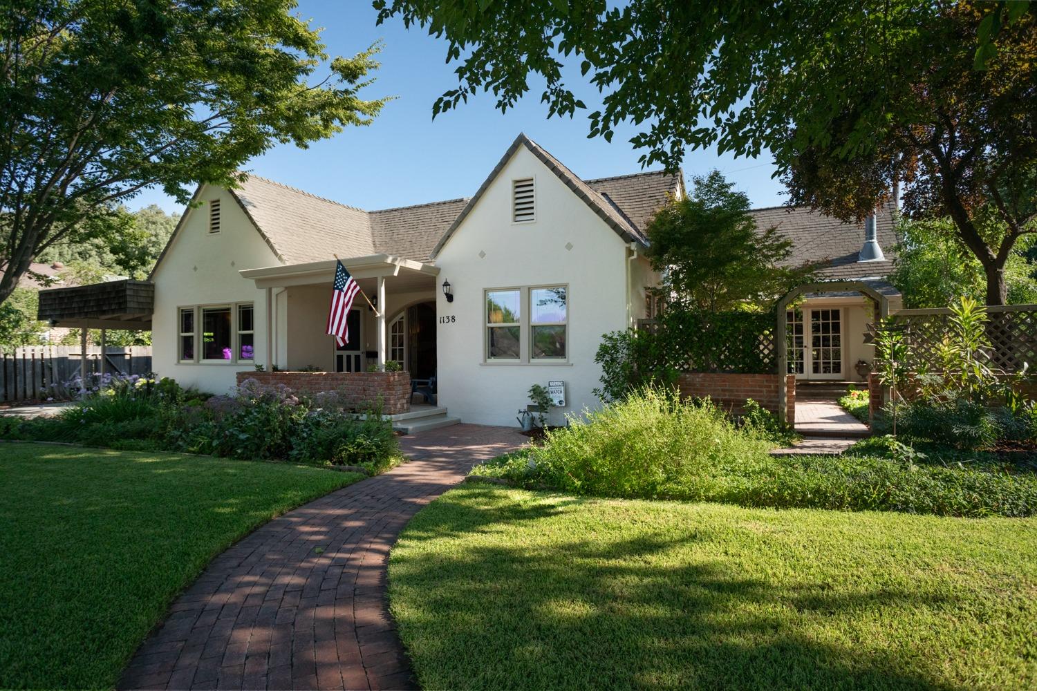 1138 Clay Street