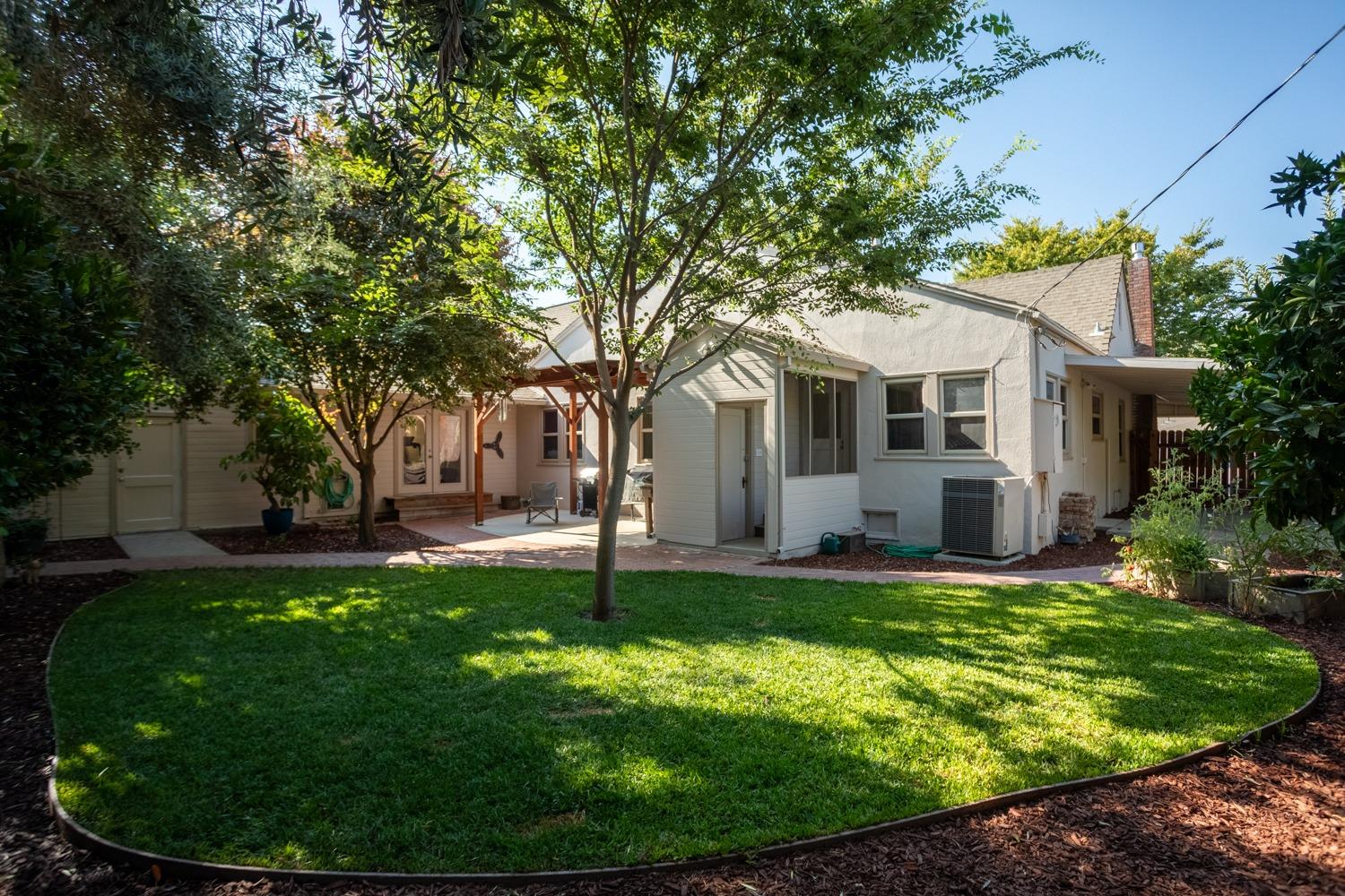 1138 Clay Street