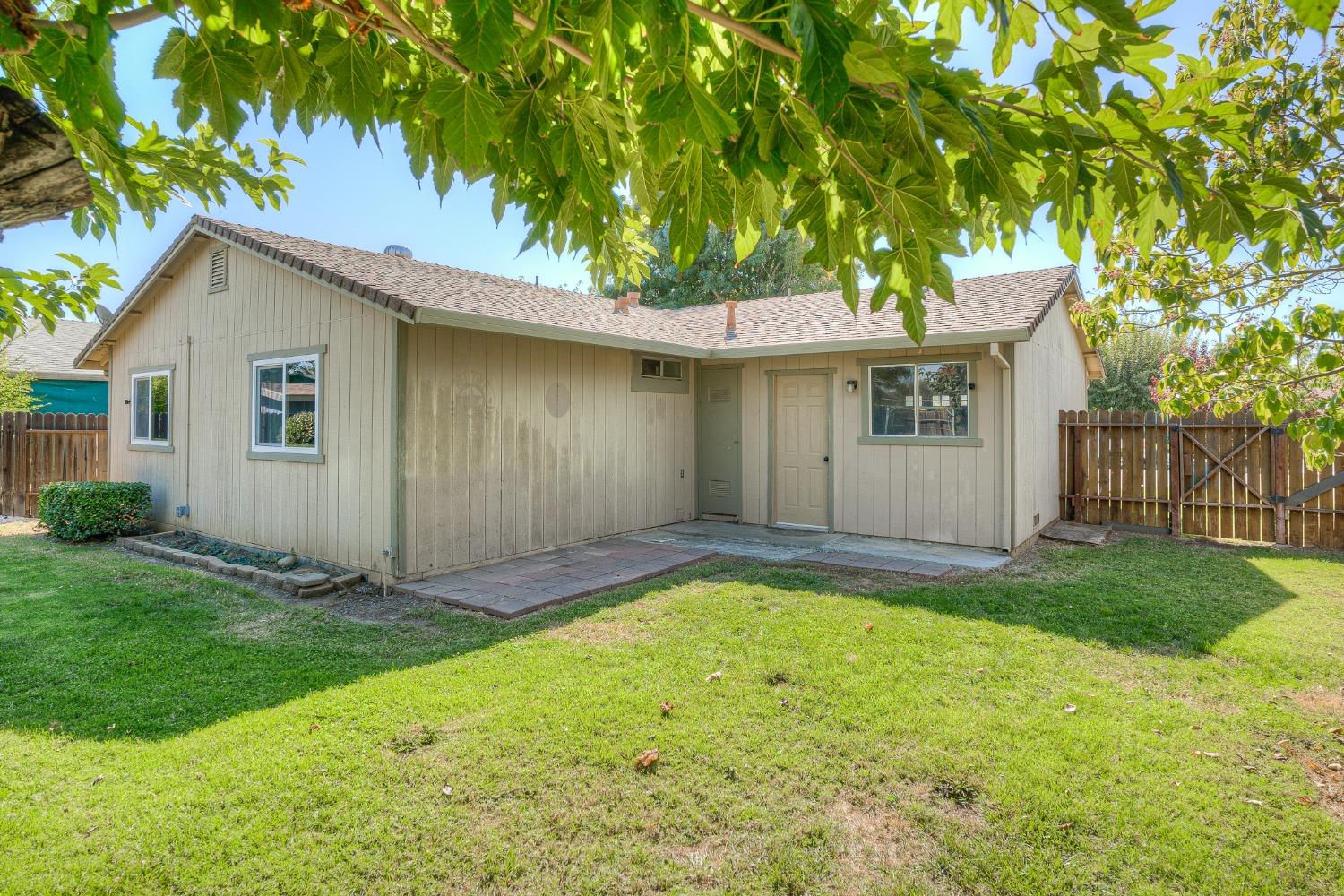 130 E Cedar