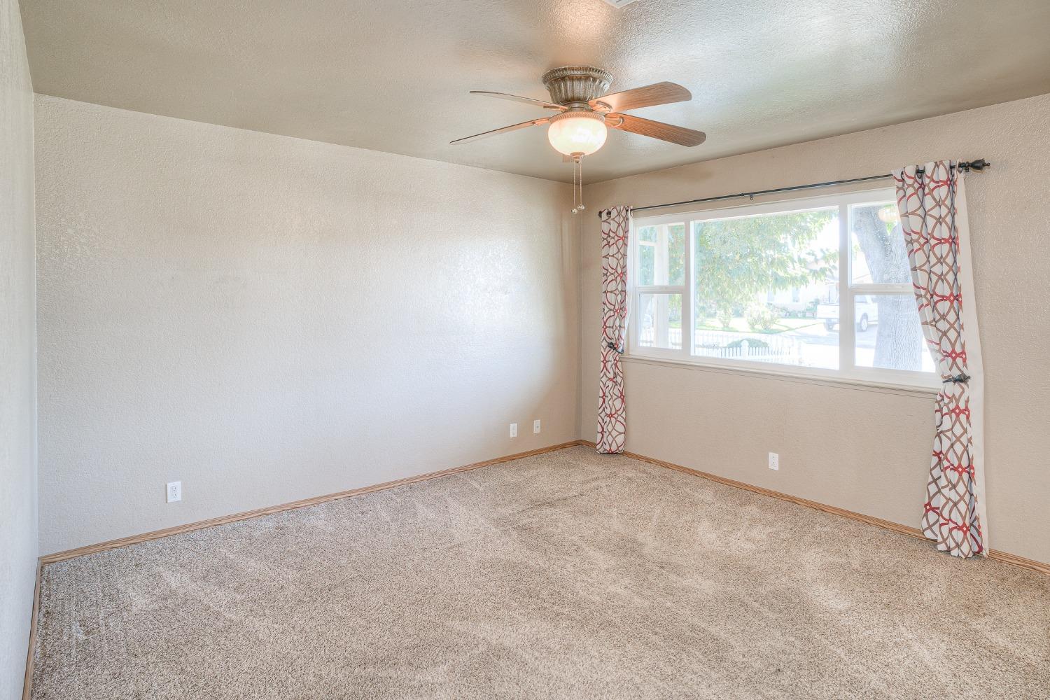 130 E Cedar