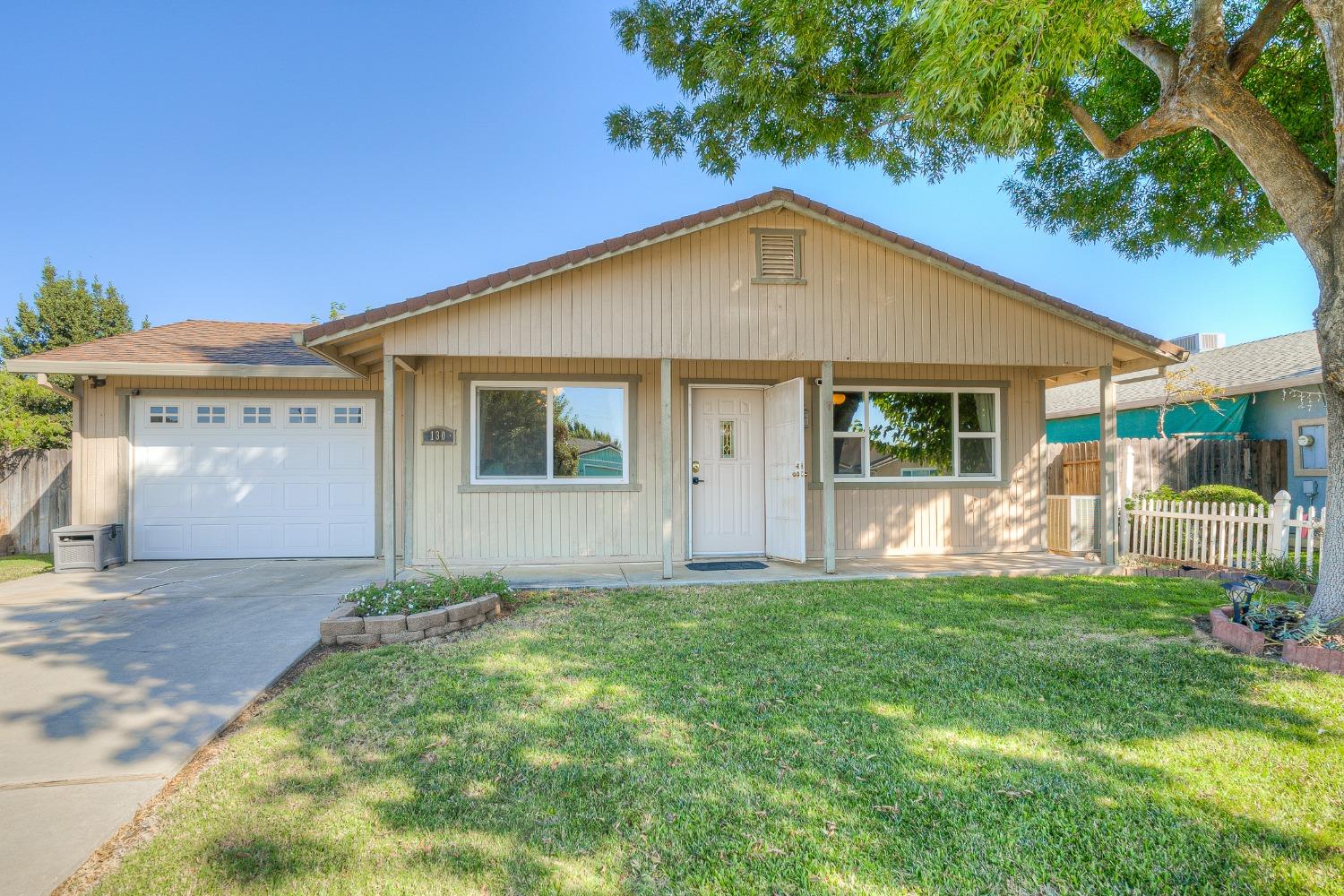 130 E Cedar