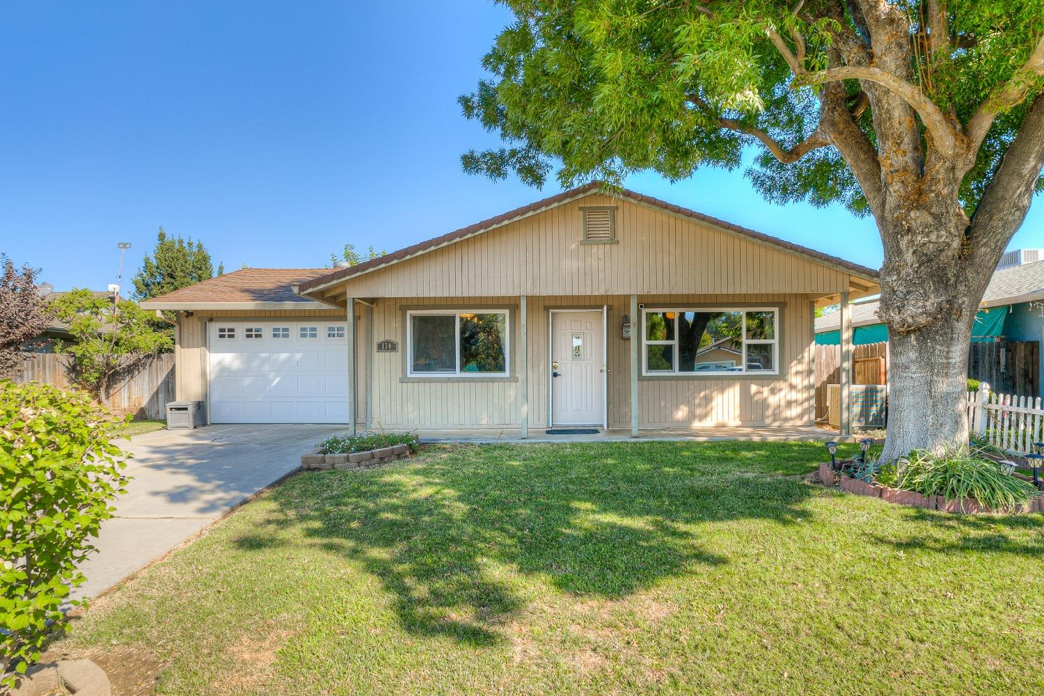 130 E Cedar
