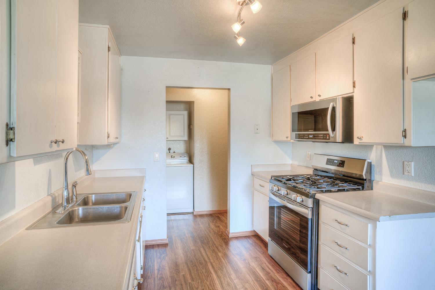 130 E Cedar
