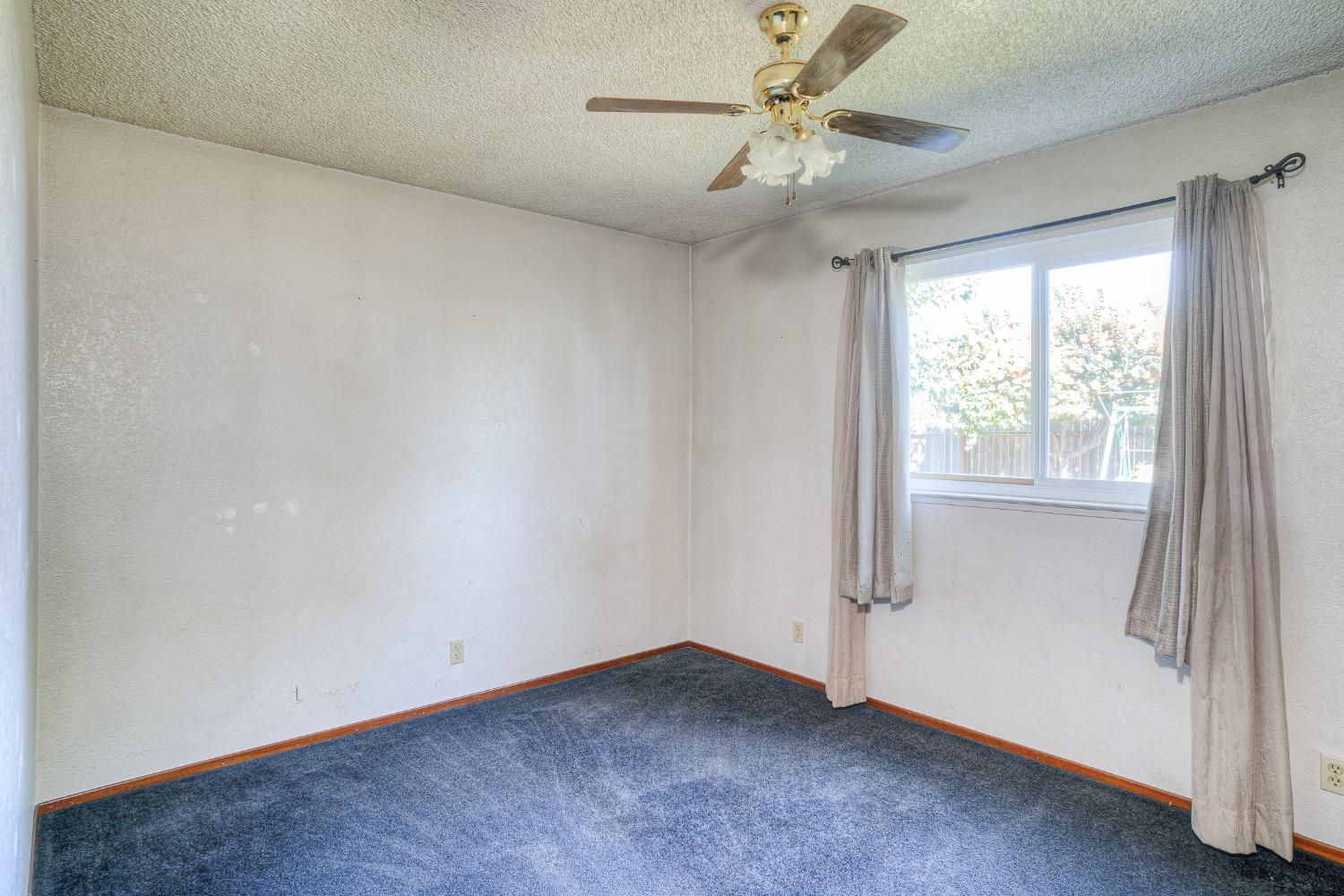 130 E Cedar