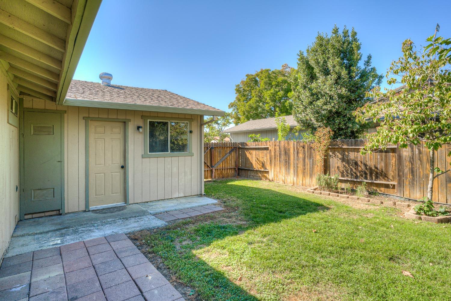 130 E Cedar
