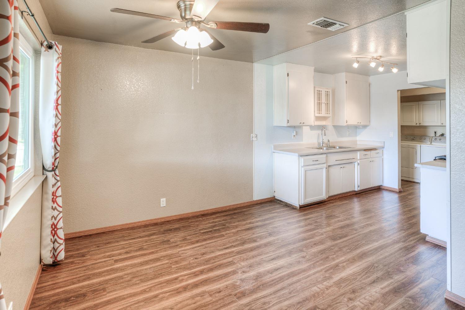 130 E Cedar