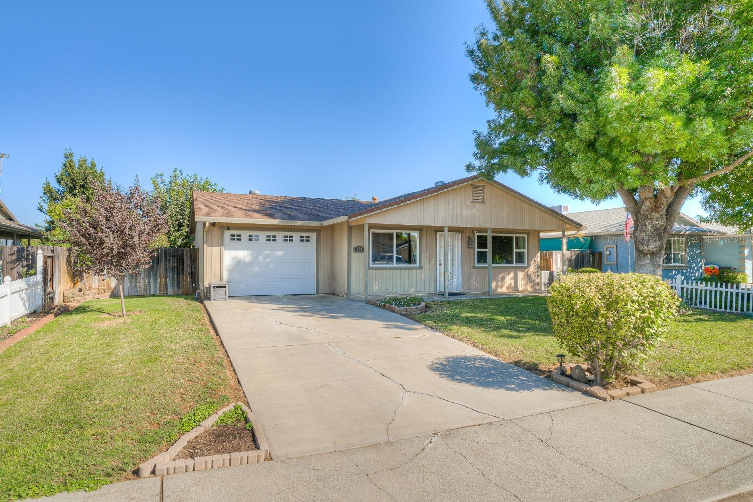130 E Cedar