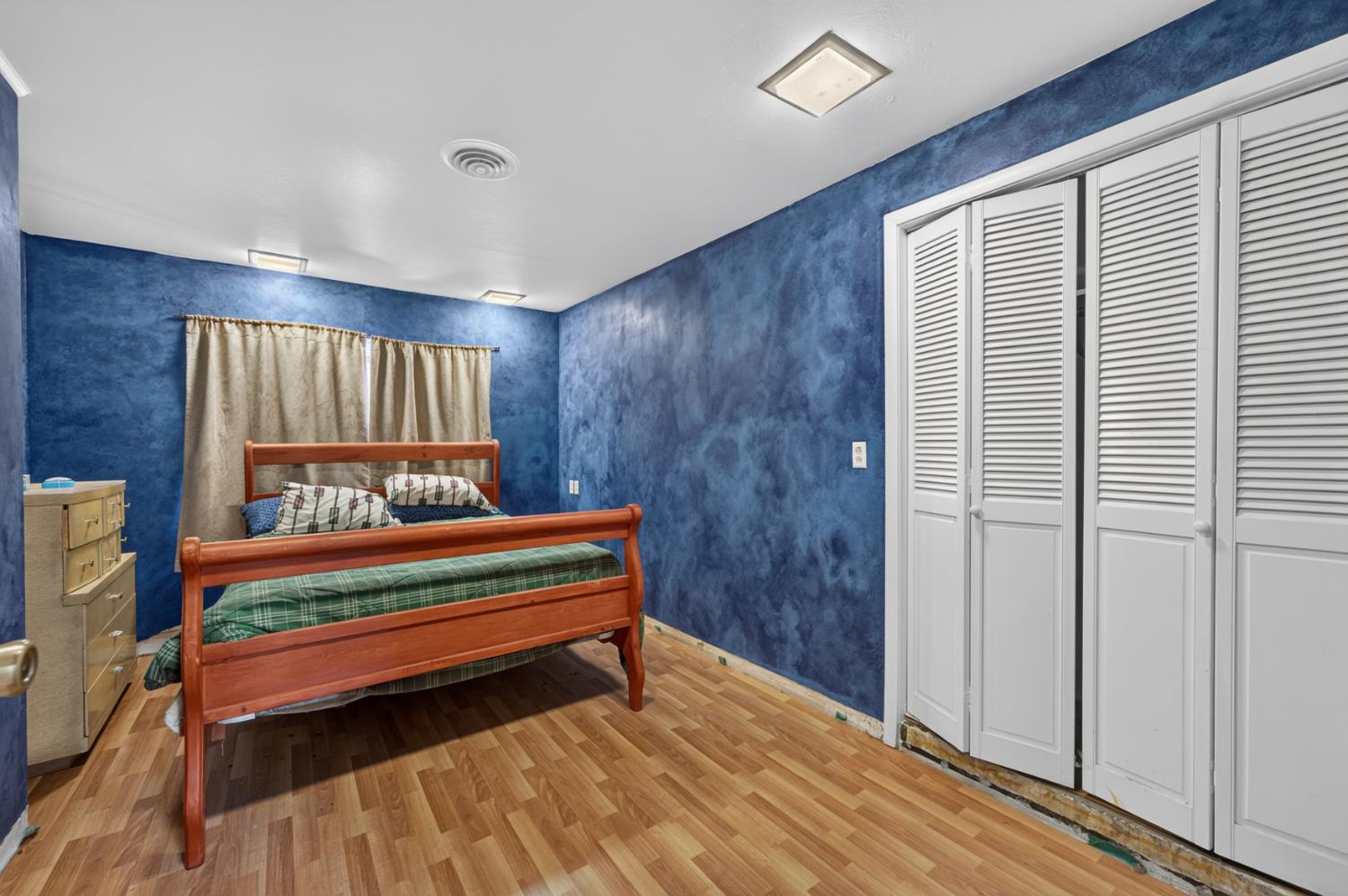 3878 River Road