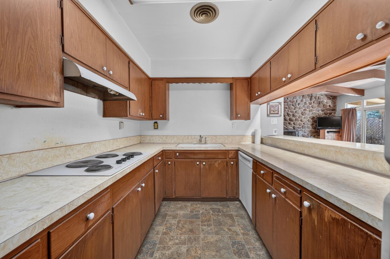 3878 River Road