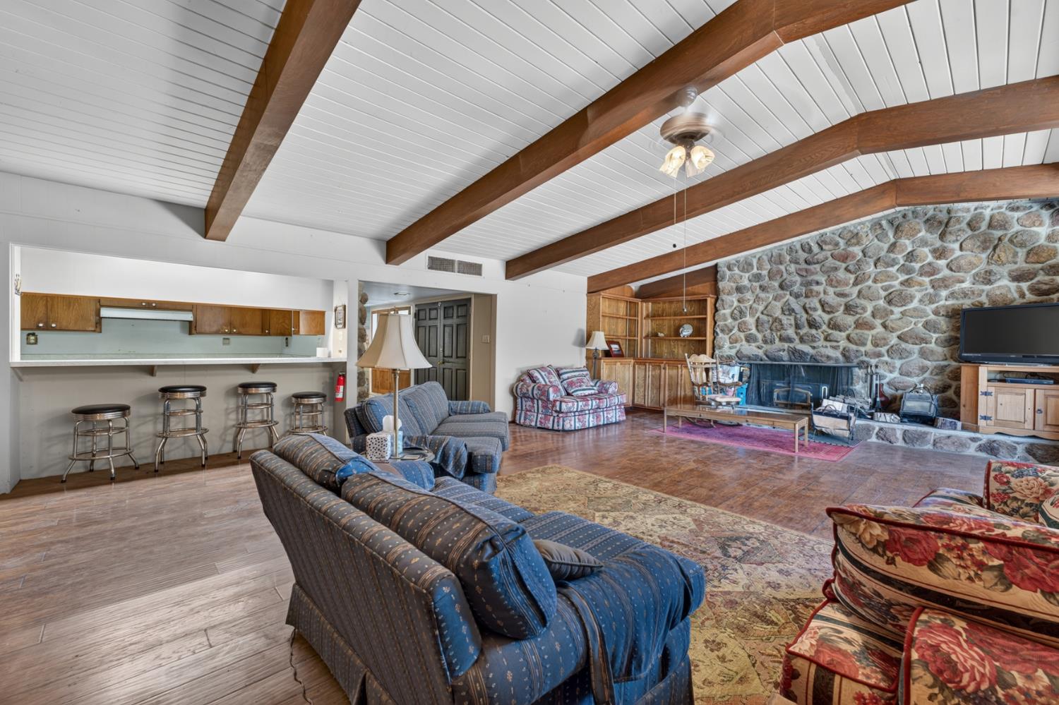 3878 River Road