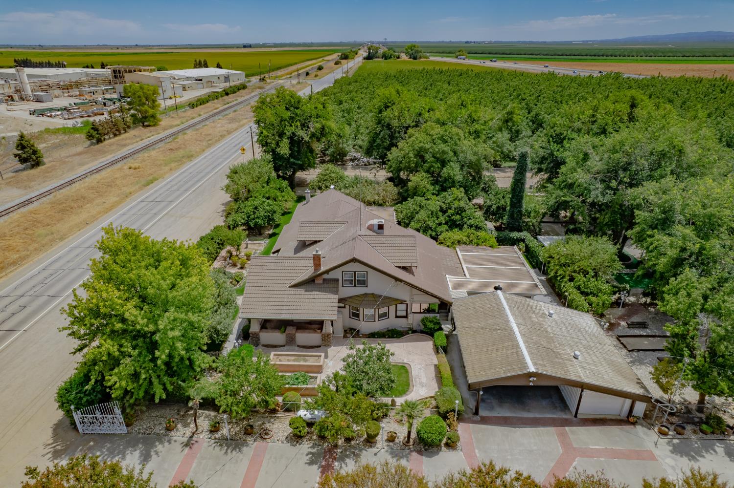 2041 Old Highway 99w