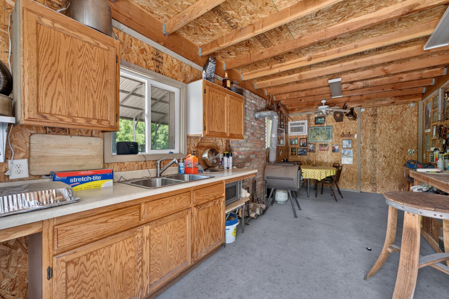 2041 Old Highway 99w