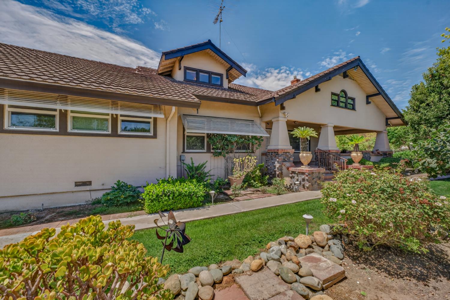 2041 Old Highway 99w