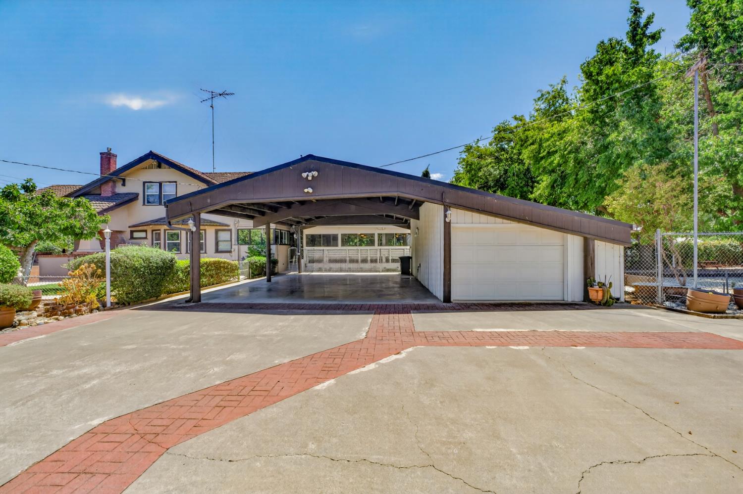 2041 Old Highway 99w