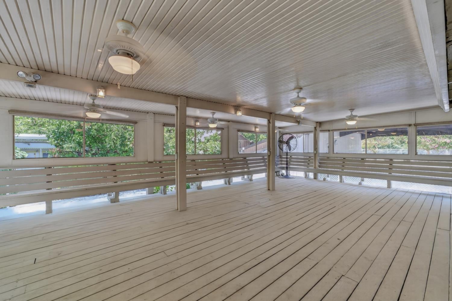 2041 Old Highway 99w