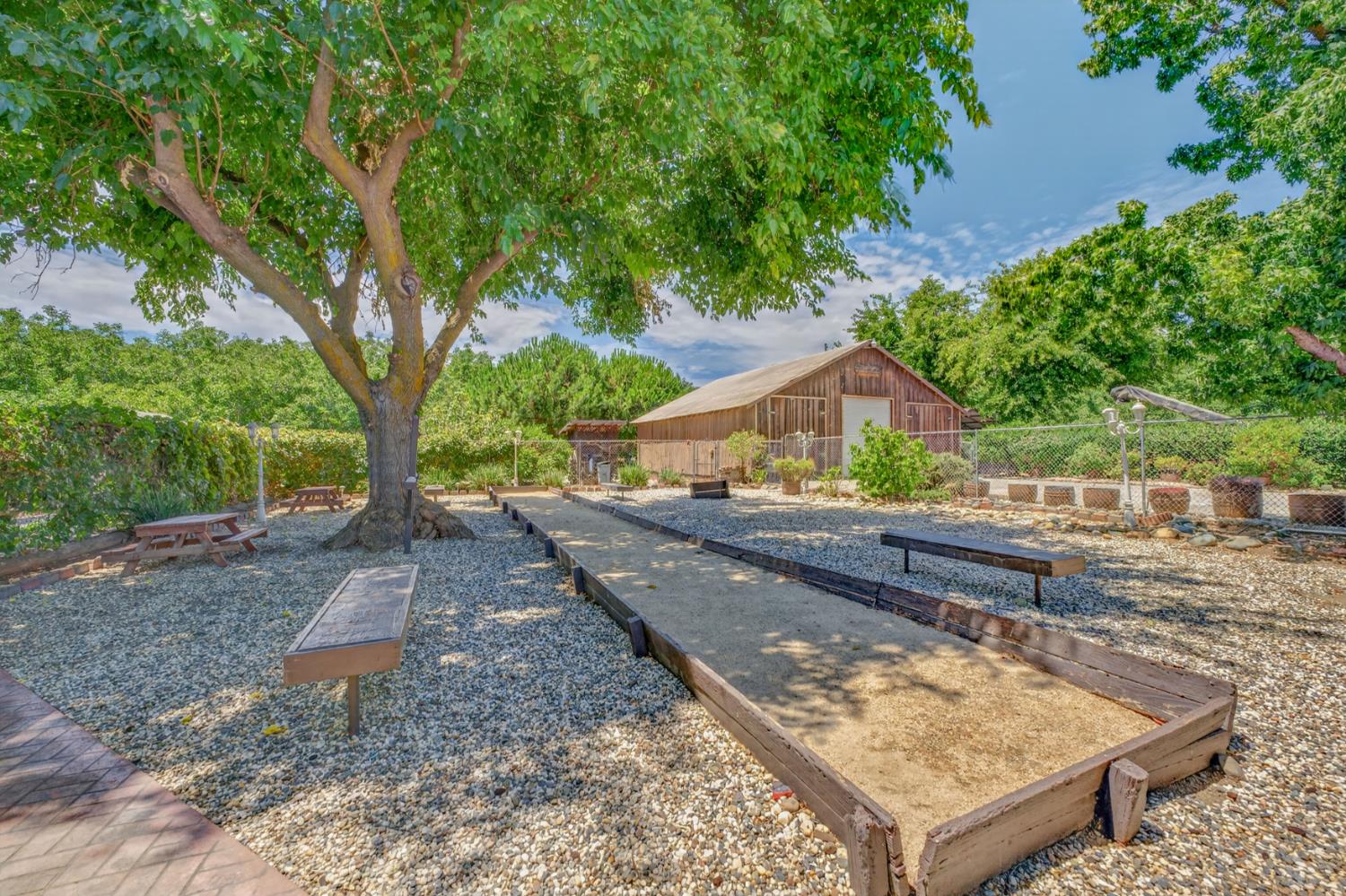 2041 Old Highway 99w