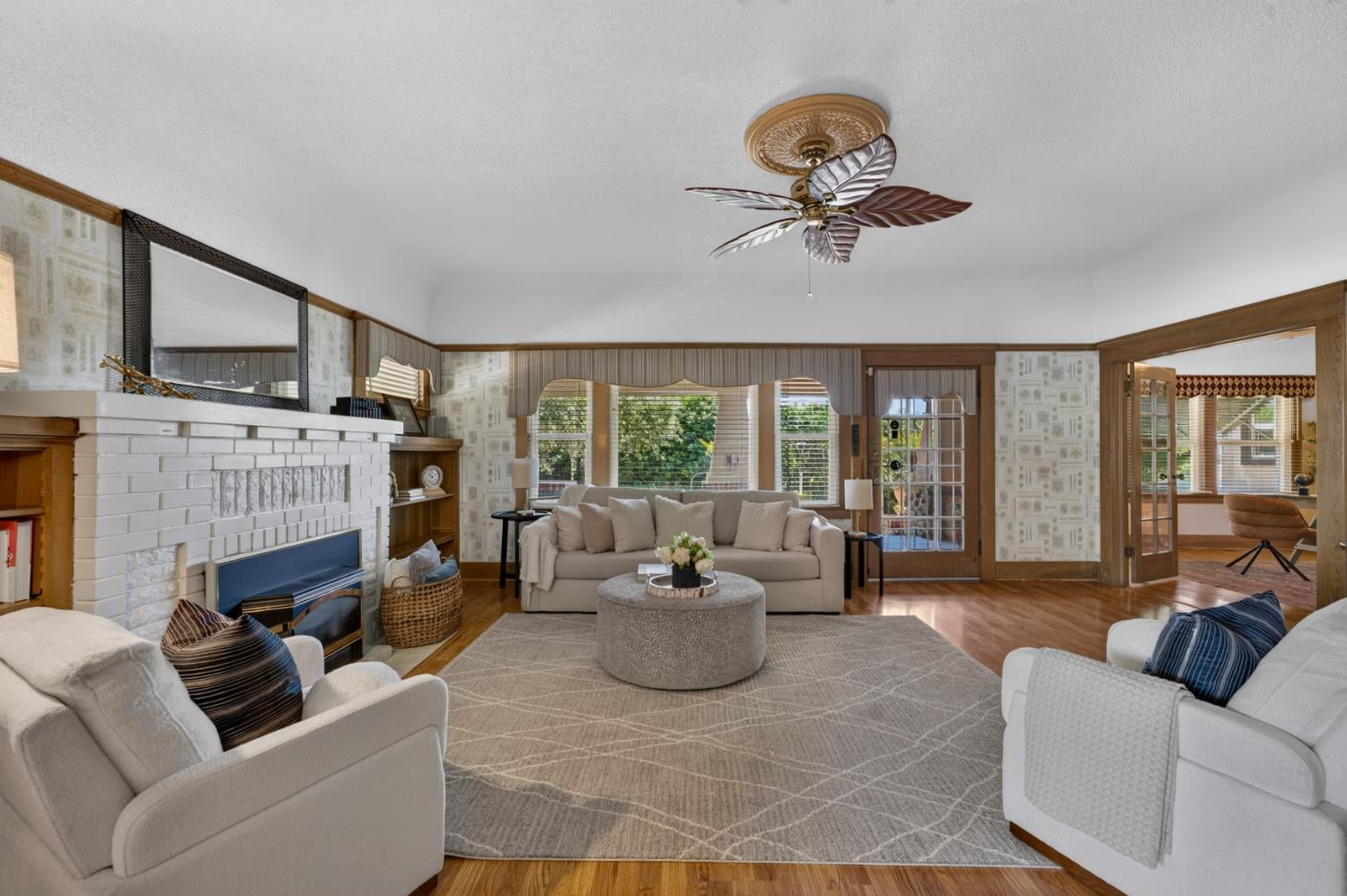 2041 Old Highway 99w
