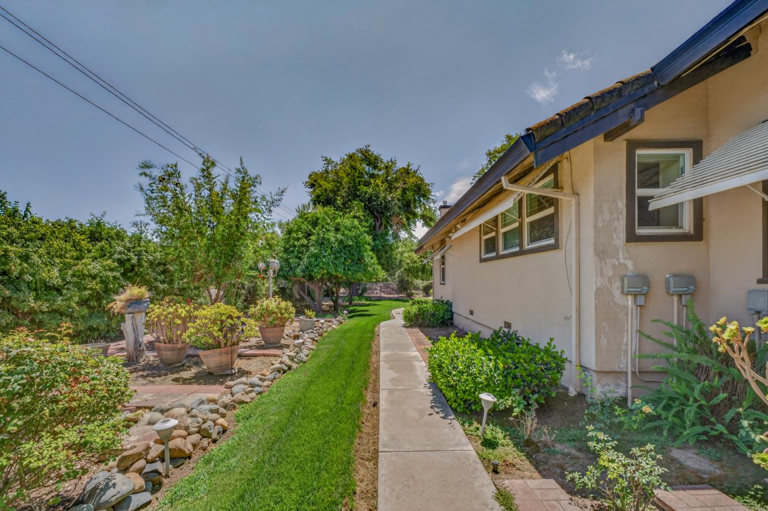 2041 Old Highway 99w