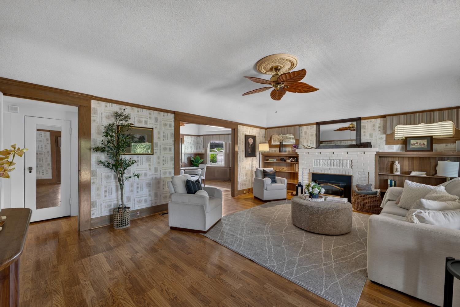 2041 Old Highway 99w