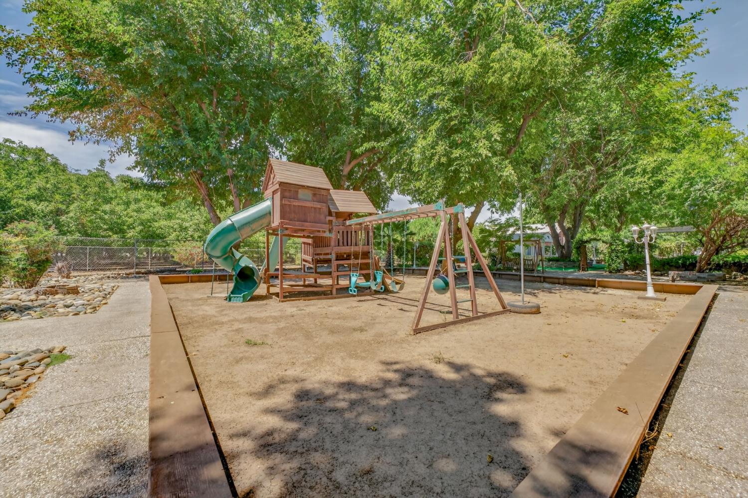 2041 Old Highway 99w