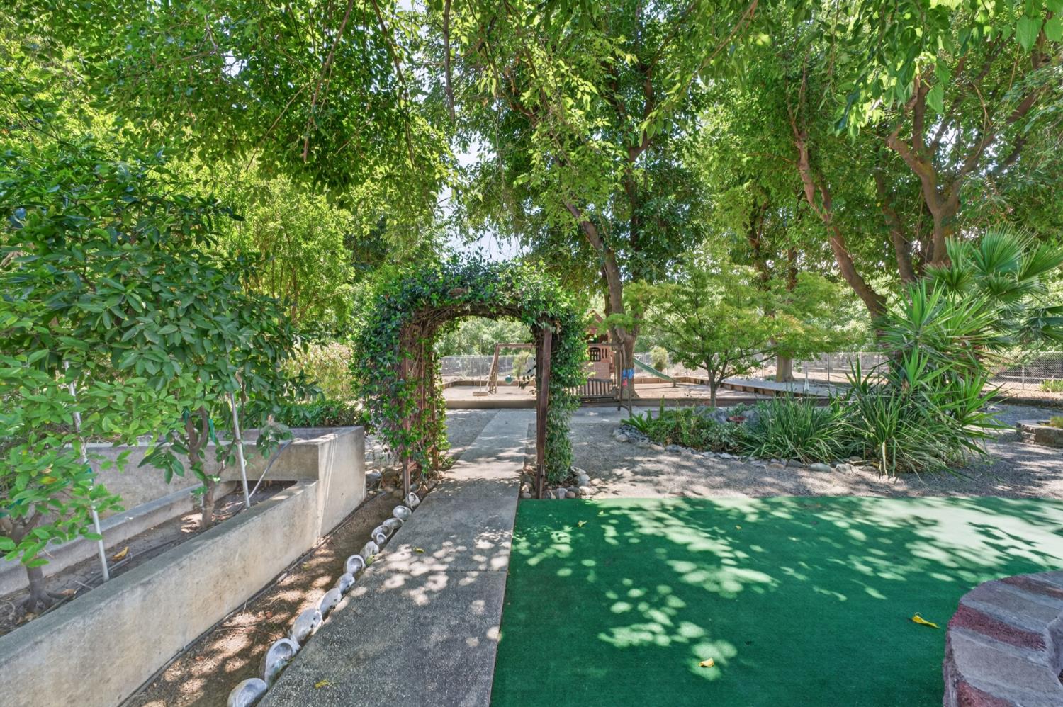 2041 Old Highway 99w