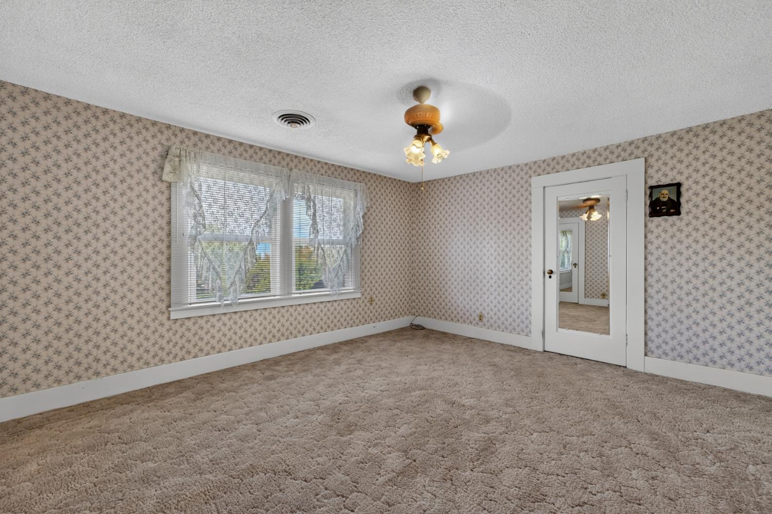2041 Old Highway 99w