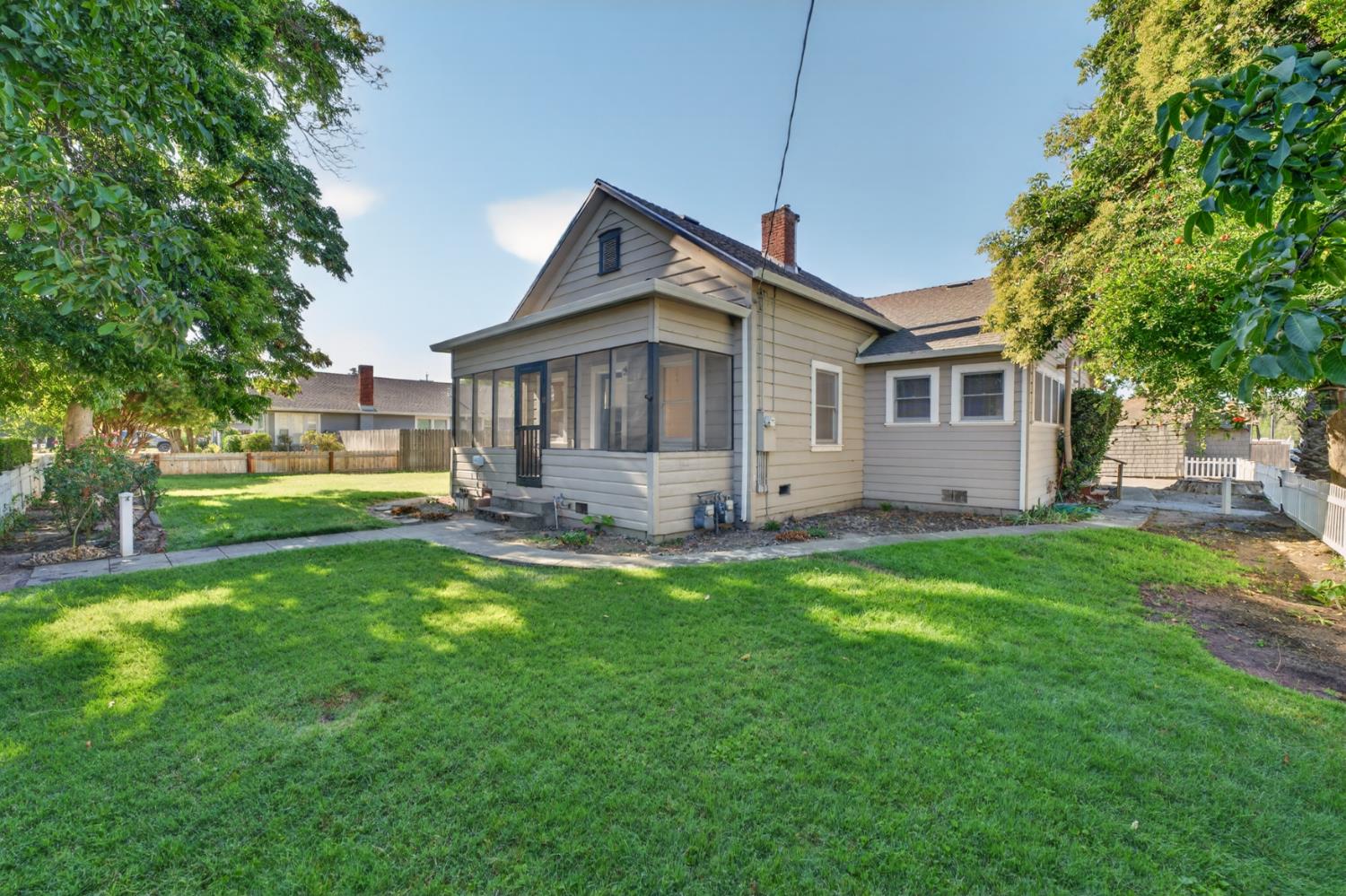 111 E Parkhill Street