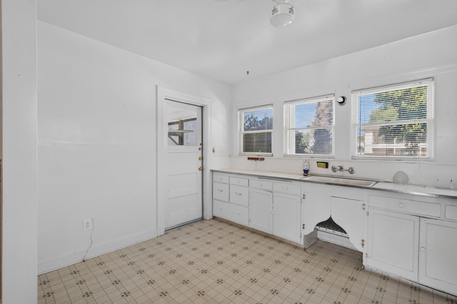 111 E Parkhill Street