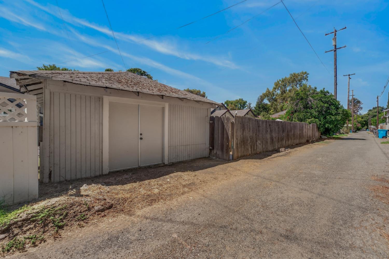836 Oak Street