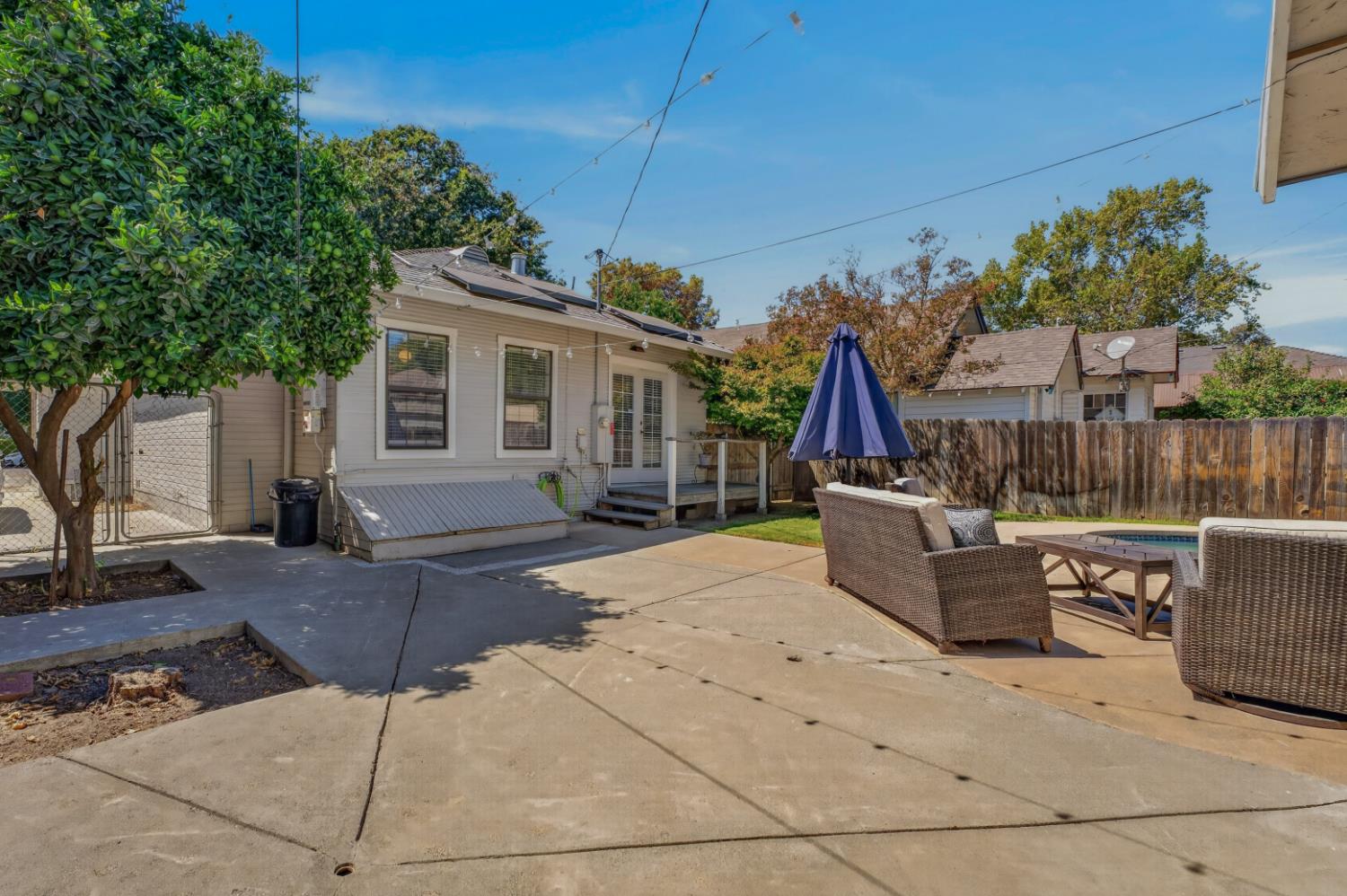 836 Oak Street
