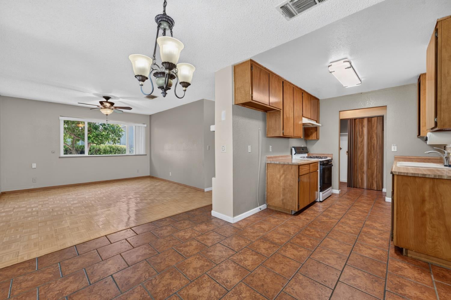 2044 3rd Street