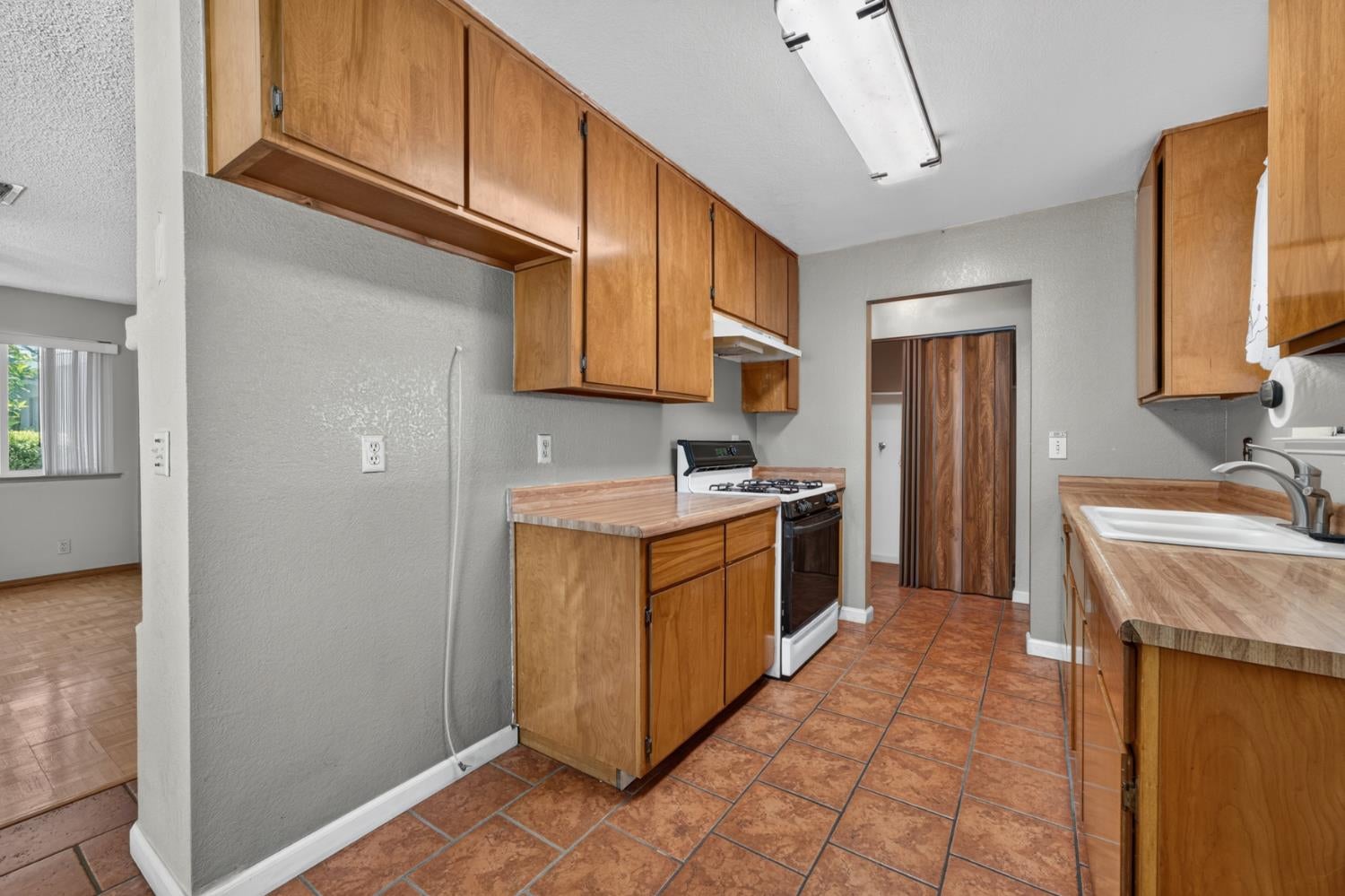 2044 3rd Street