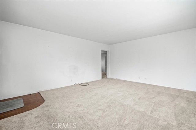 635 W Oak Avenue
