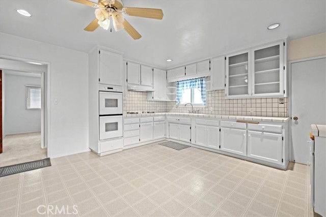 635 W Oak Avenue