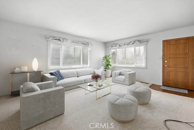 635 W Oak Avenue