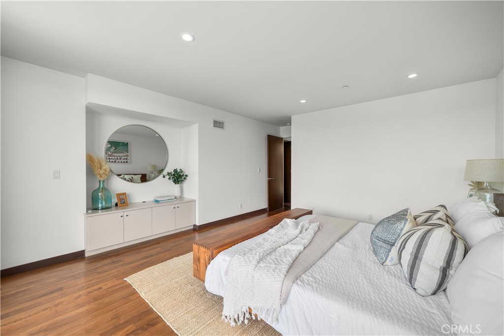 1308 Manhattan Avenue