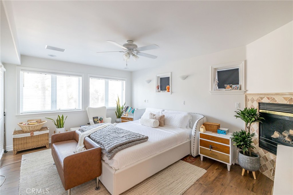 32 8th Street