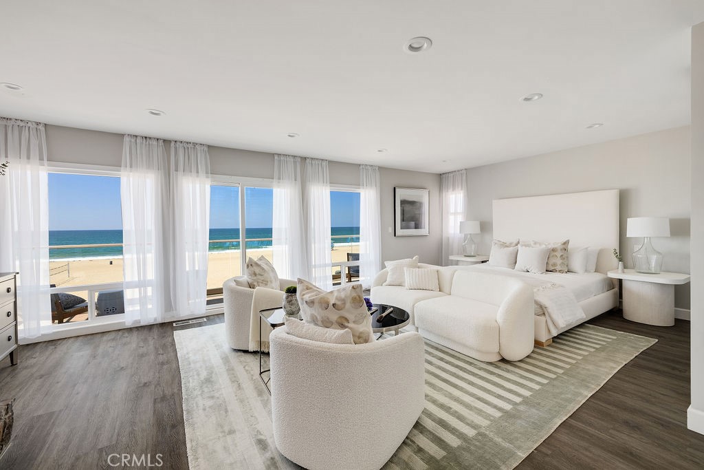 304 The Strand