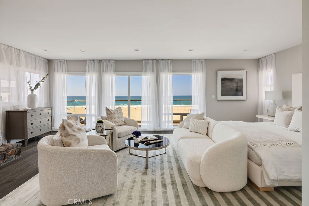 304 The Strand