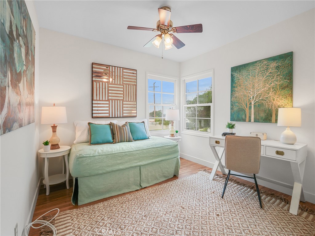 440 Via Los Miradores